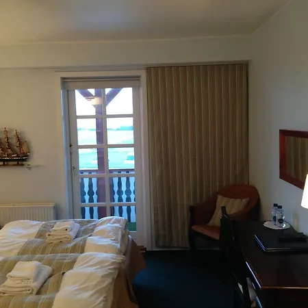 Copenhagen Airport Hotell 3*